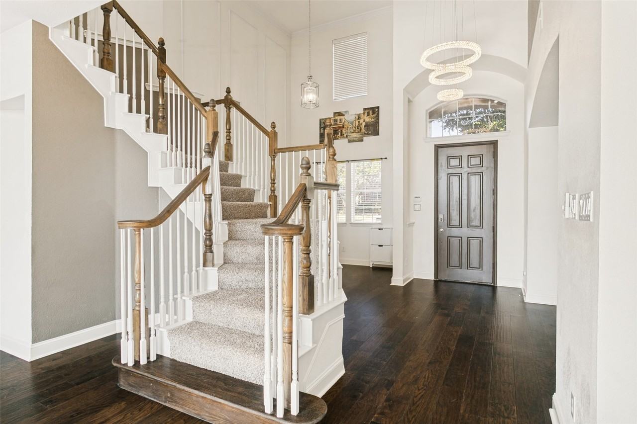 9028 Bottlebrush Ln - Photo 3 of 25