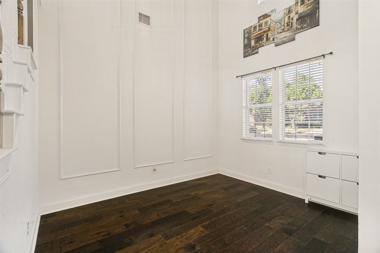 9028 Bottlebrush Ln - Photo 6 of 25