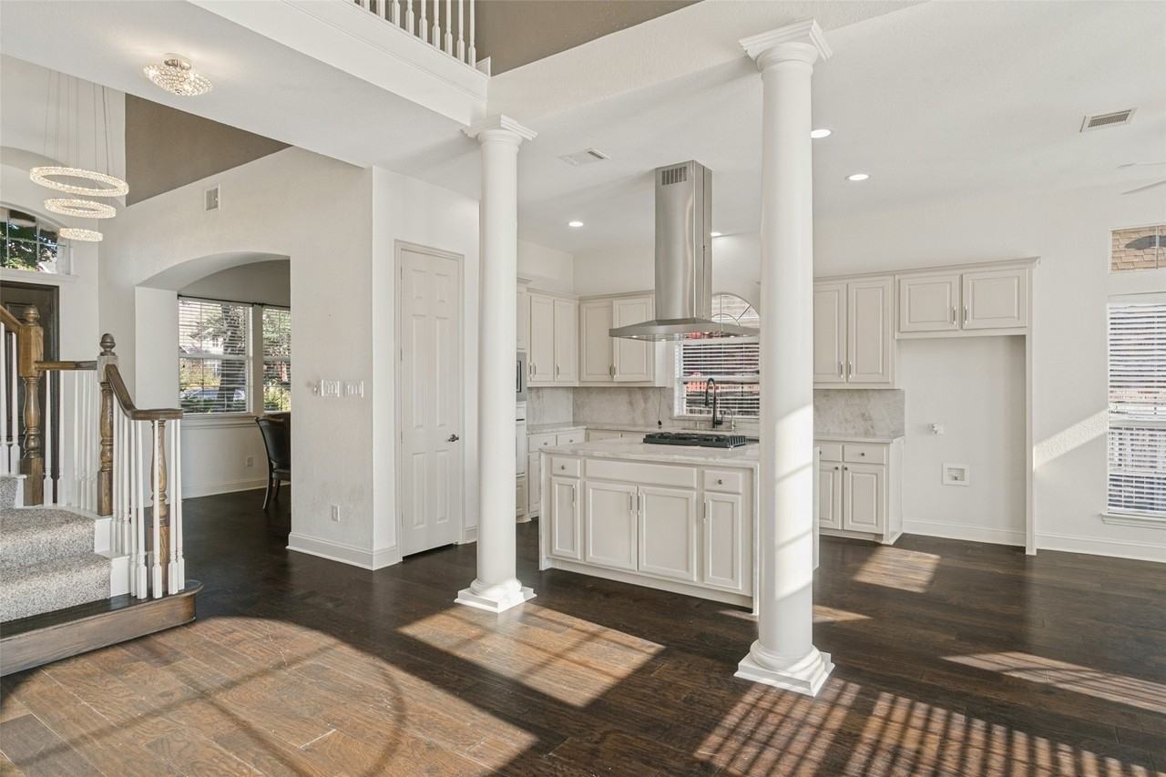 9028 Bottlebrush Ln - Photo 7 of 25