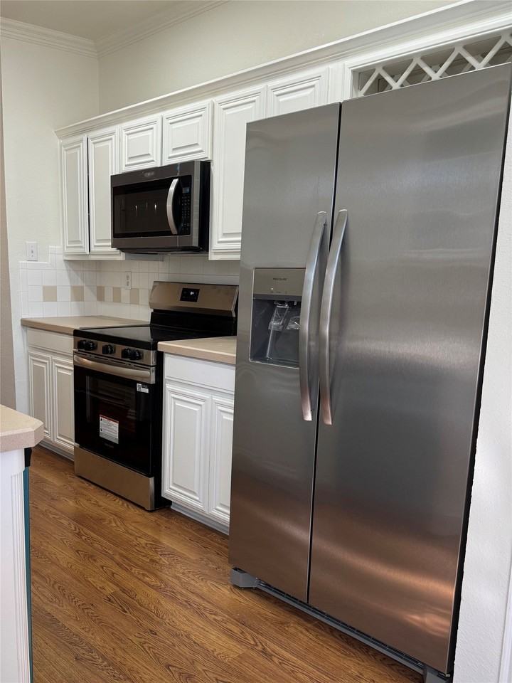 2453 Southcourt Cir - Photo 5 of 7