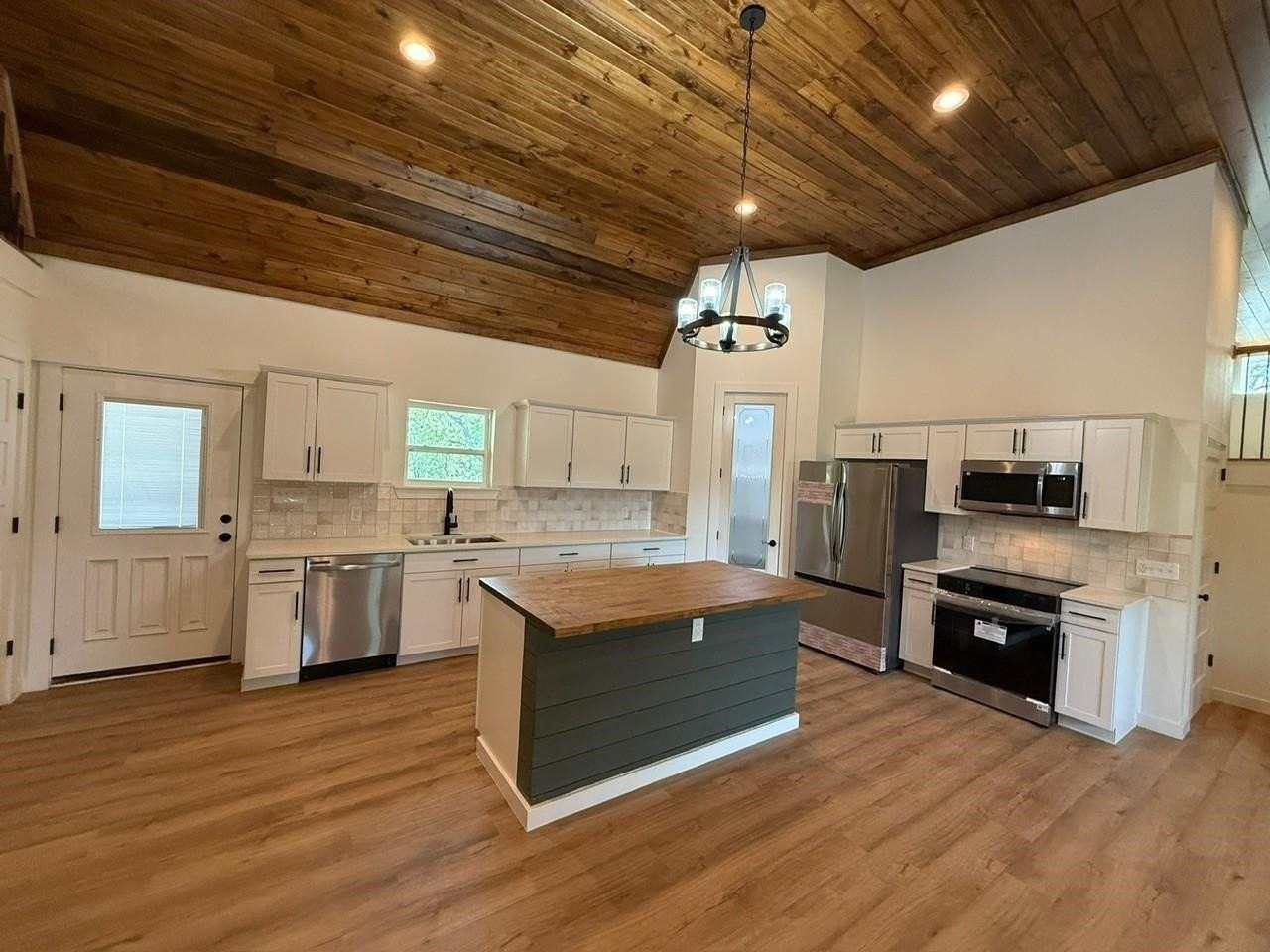 145 Greenbriar Ct - Photo 4 of 30