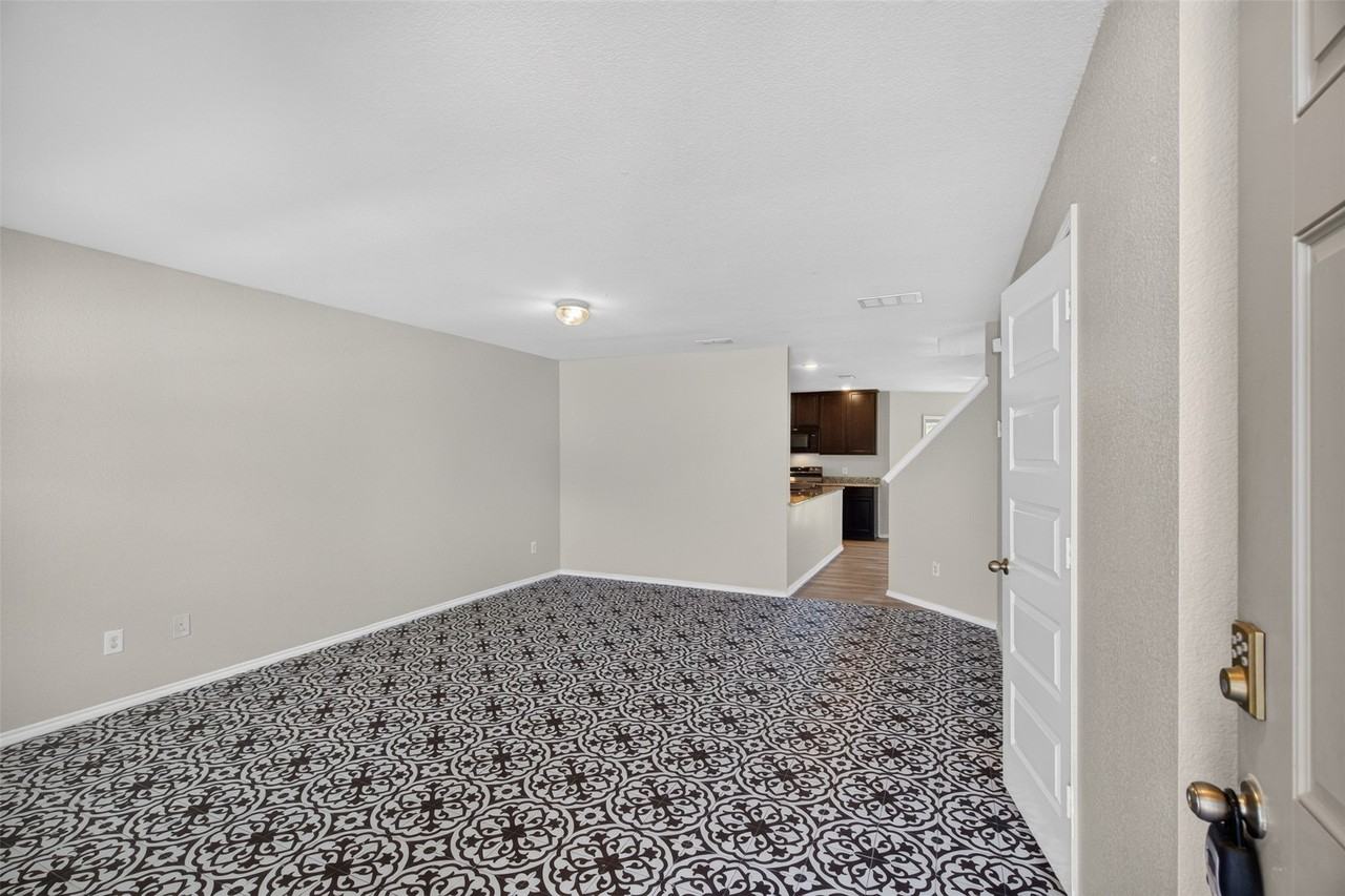 6341 Bollard Dr - Photo 2 of 32