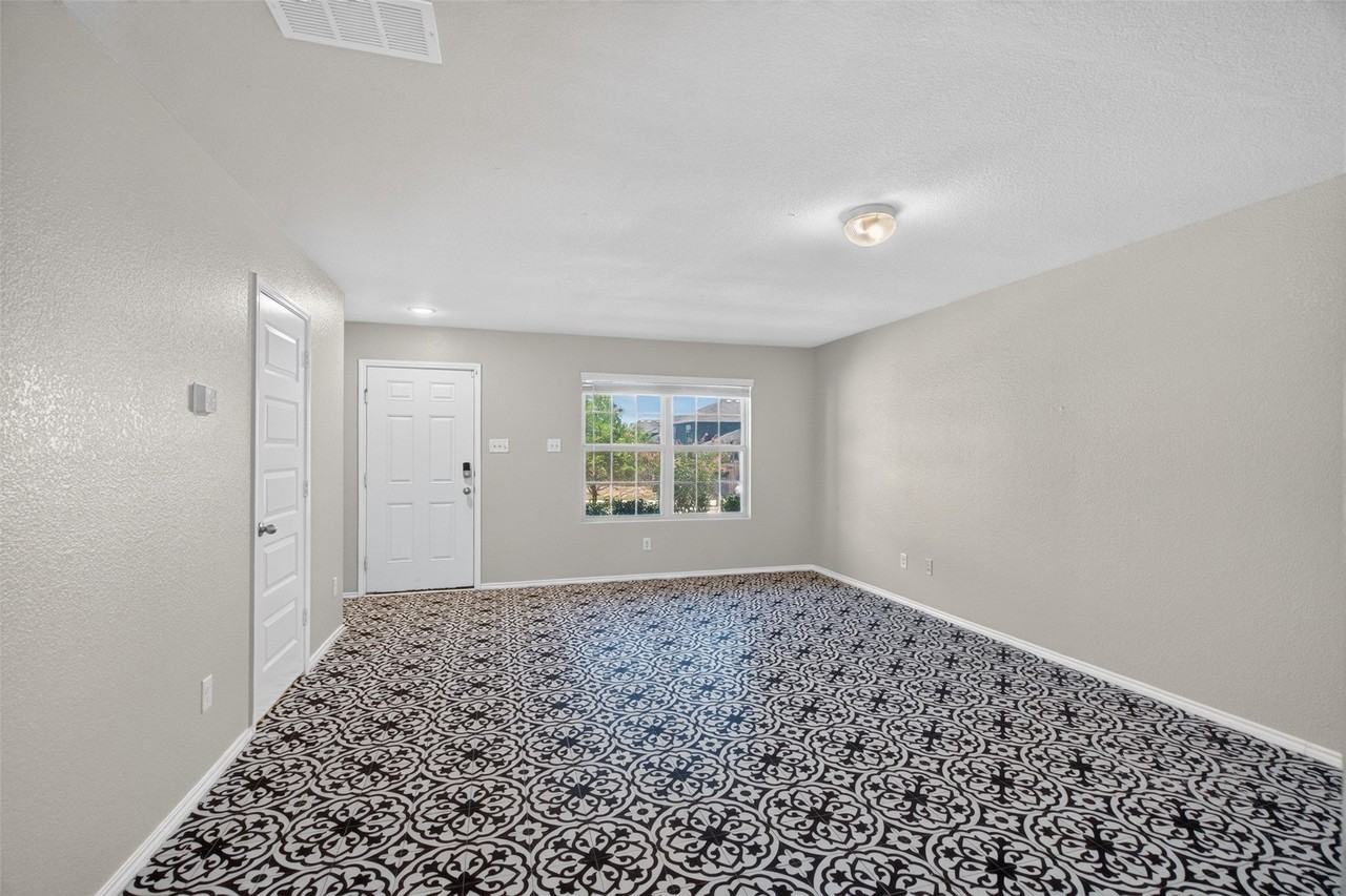6341 Bollard Dr - Photo 3 of 32