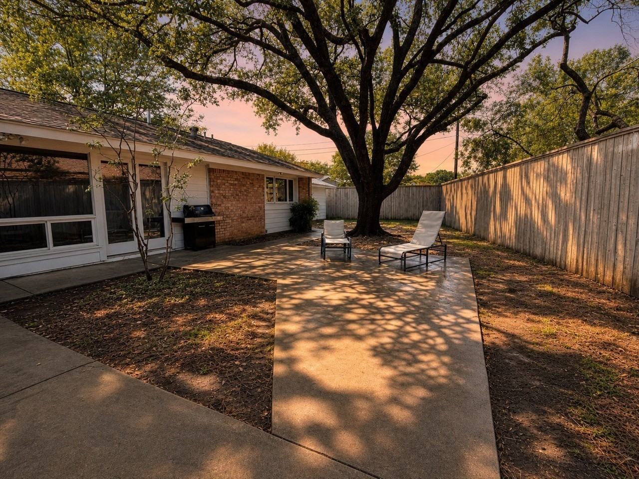 3401 Hanover Ln - Photo 2 of 29