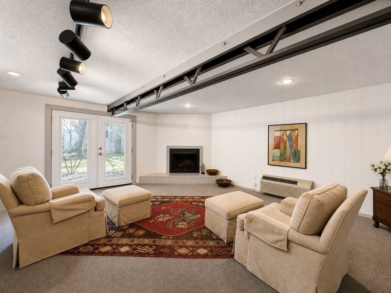 3401 Hanover Ln - Photo 6 of 29