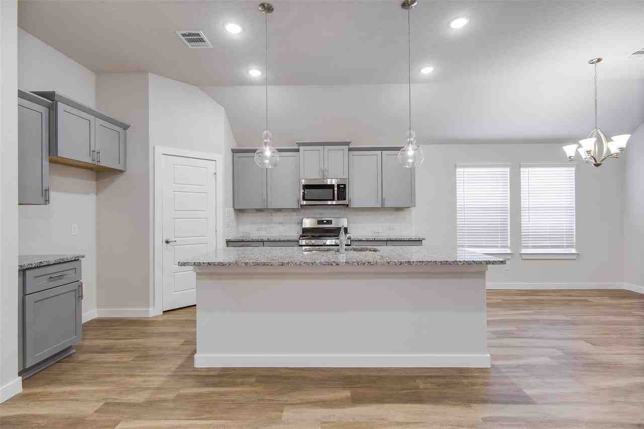 1716 Everitt Trl - Photo 3 of 11