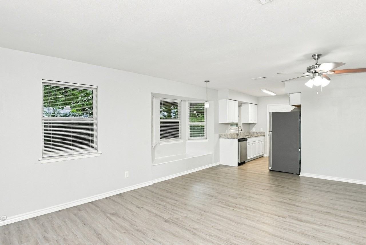 1214 Lynn St - Photo 5 of 16