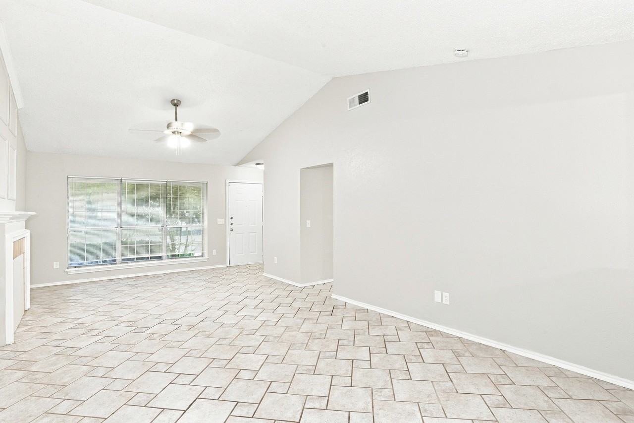 7509 Atlantic Dr - Photo 4 of 16