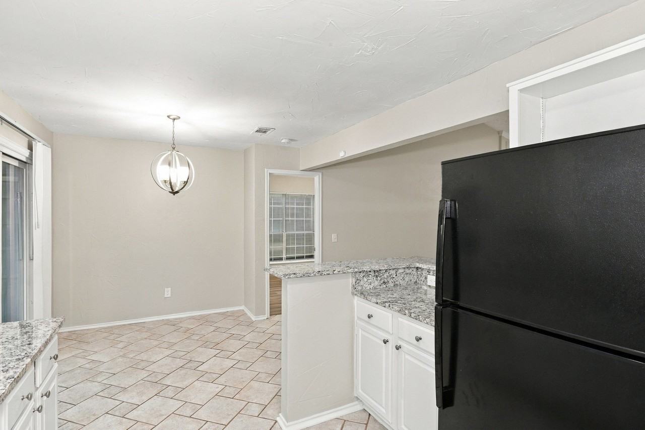 7509 Atlantic Dr - Photo 7 of 16