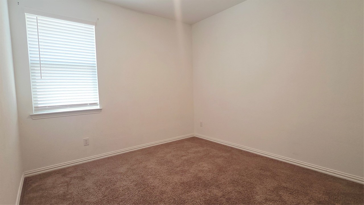 1218 Smoketree Ln - Photo 6 of 24