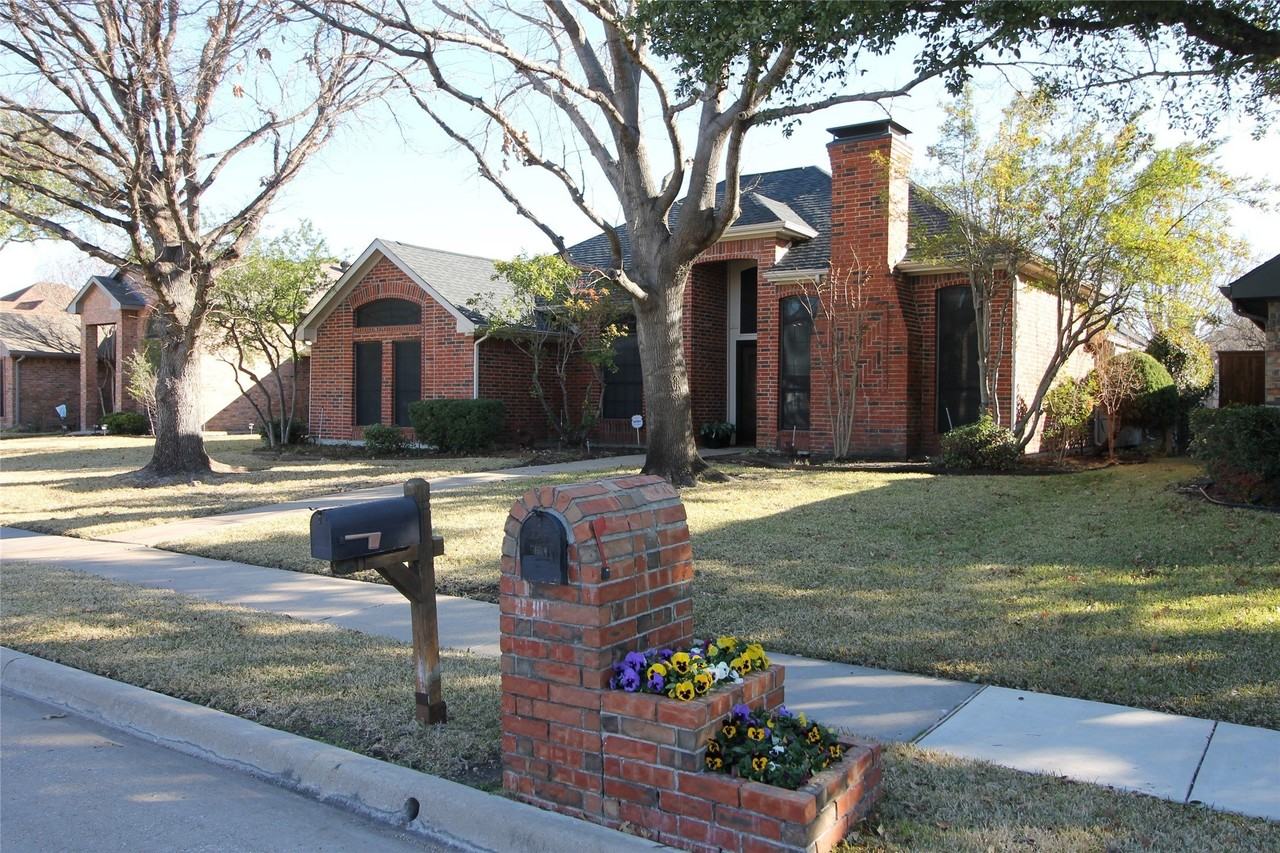 4208 Meadowdale Dr - Photo 2 of 30