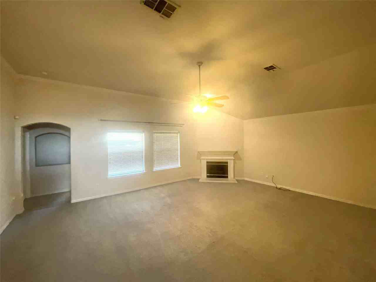 8664 Lariat Cir - Photo 2 of 34