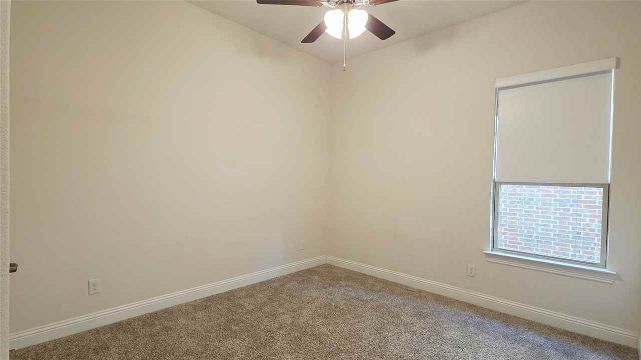 2932 Log Cabin Dr - Photo 5 of 33