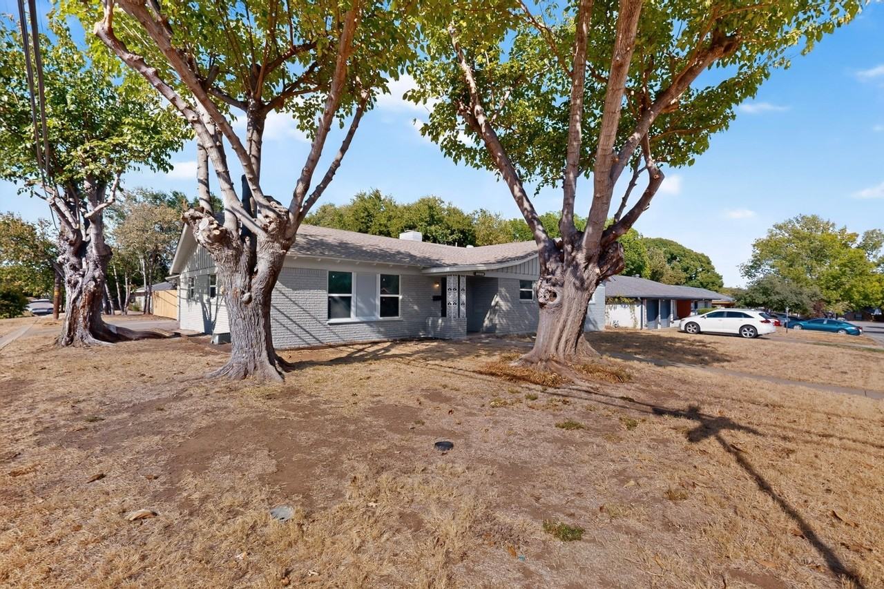 4801 Hollowbrook Rd - Photo 3 of 40