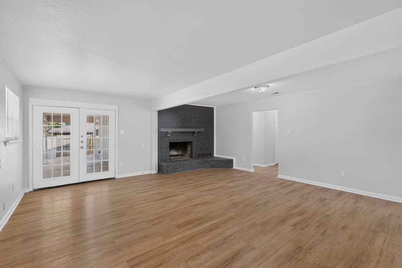 4801 Hollowbrook Rd - Photo 7 of 40