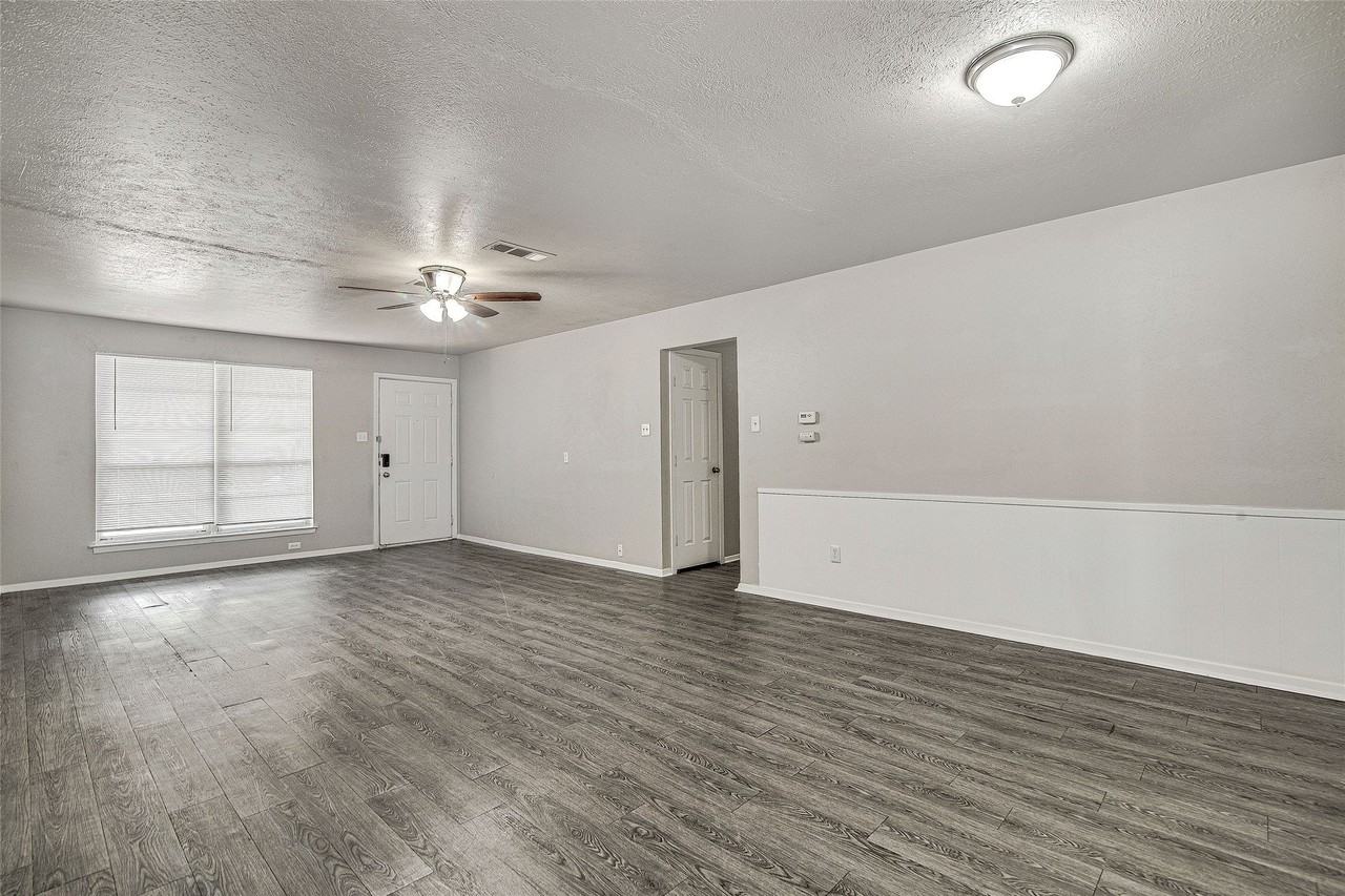 509 Branch Cir W - Photo 3 of 25