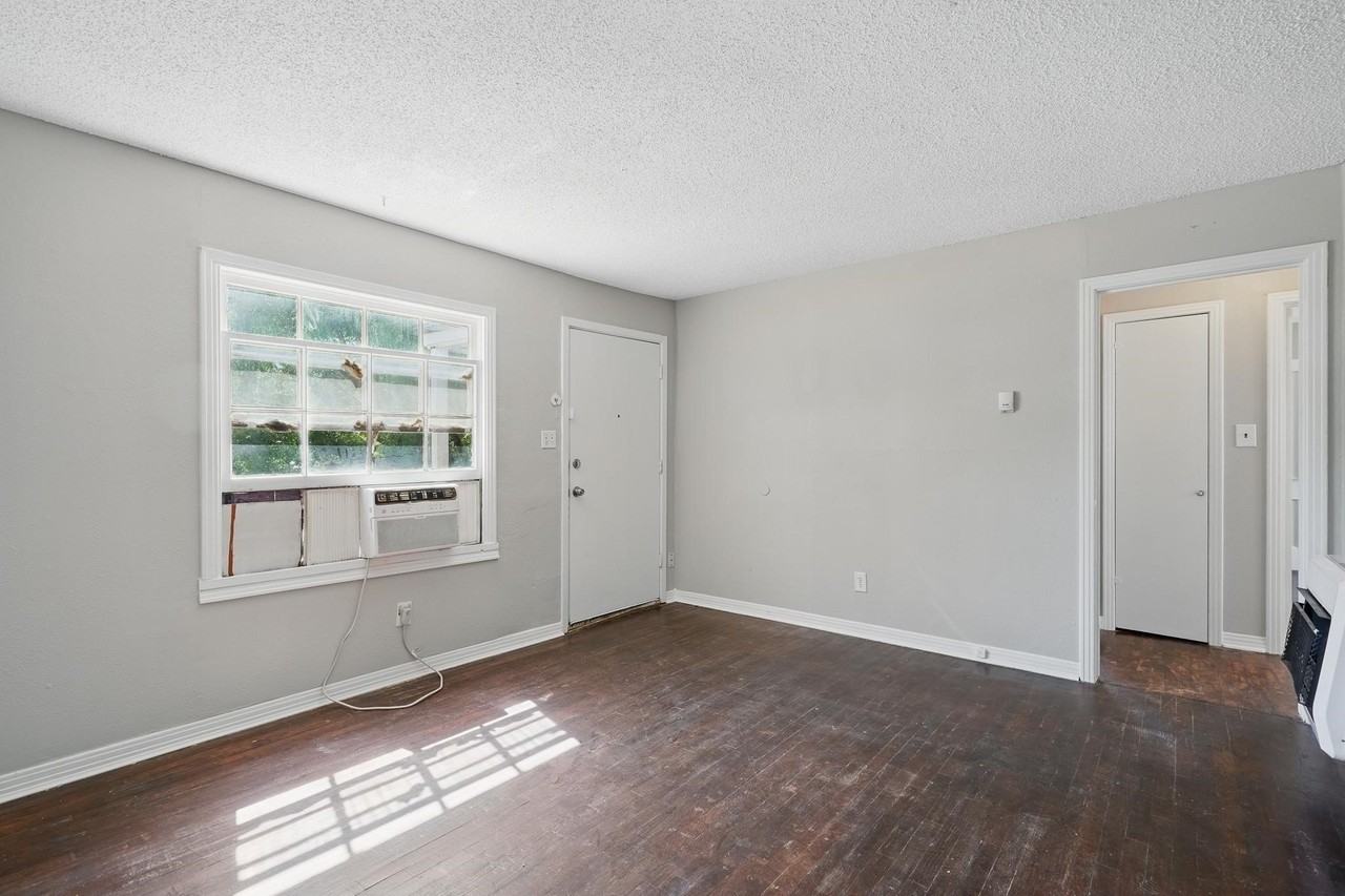 1526 Green St - Photo 7 of 31