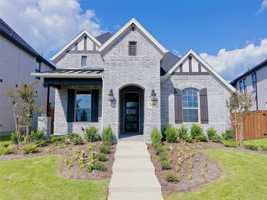 featured image of 2808 Crane Ct