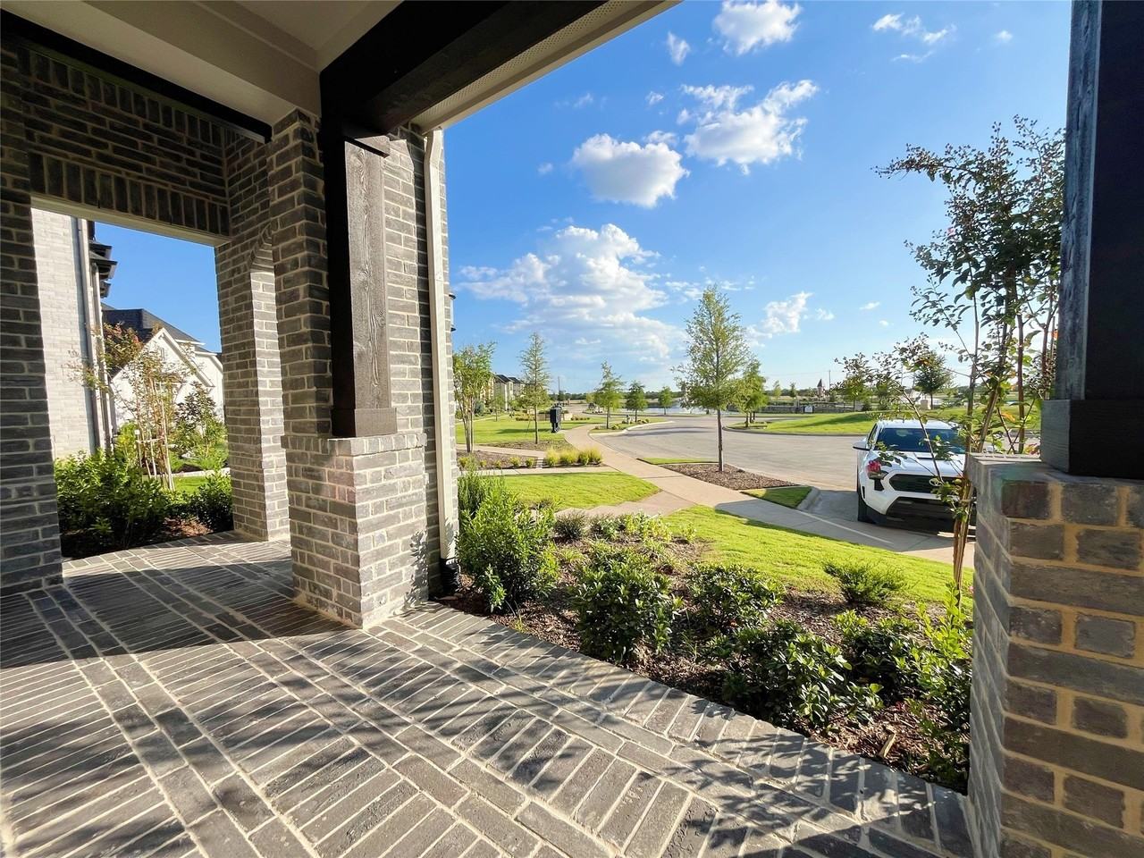 2808 Crane Ct - Photo 2 of 40