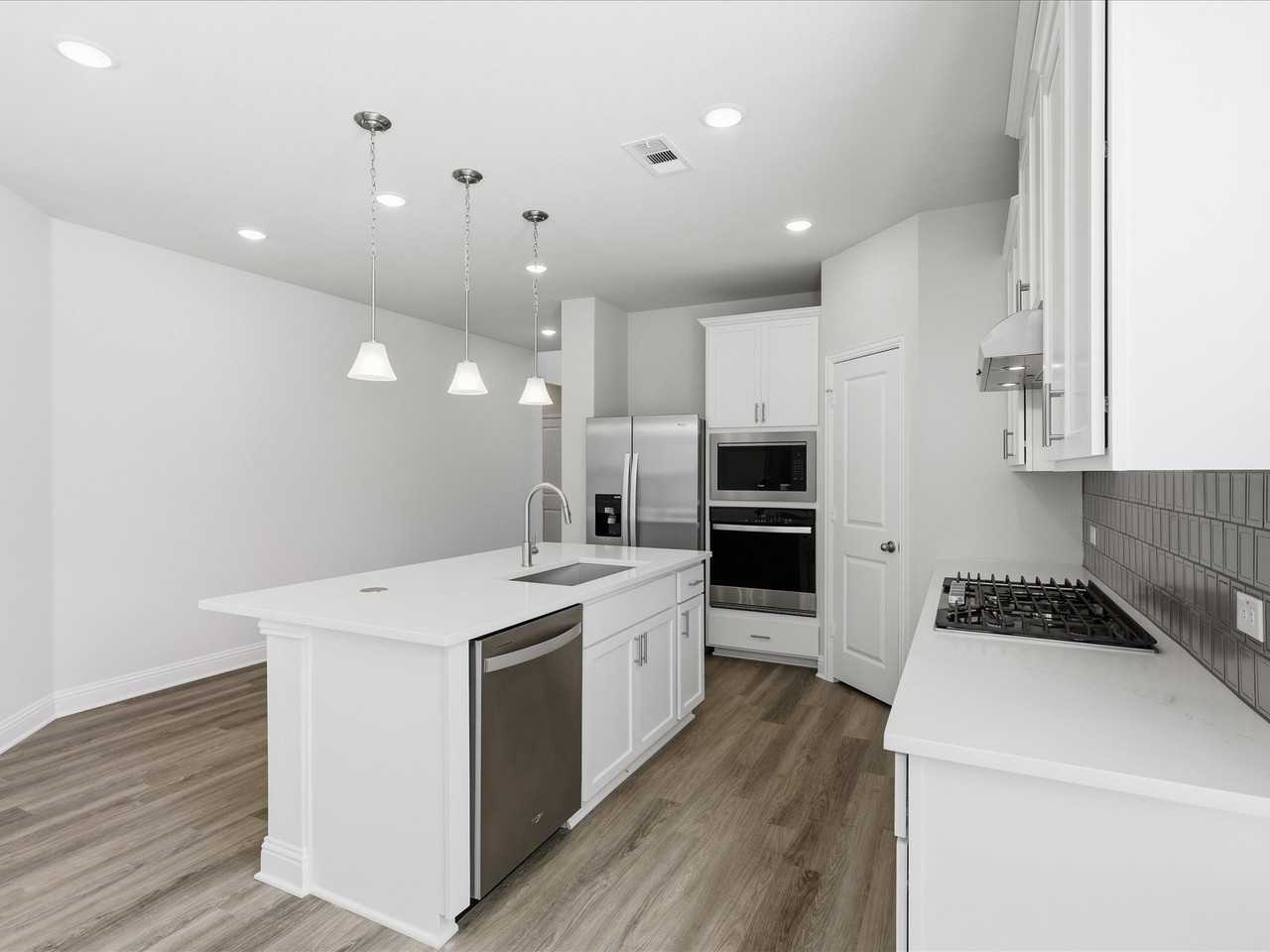 2620 Fargo Pl - Photo 4 of 30