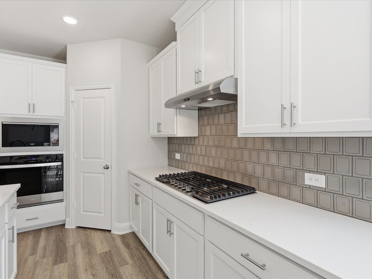 2620 Fargo Pl - Photo 7 of 30
