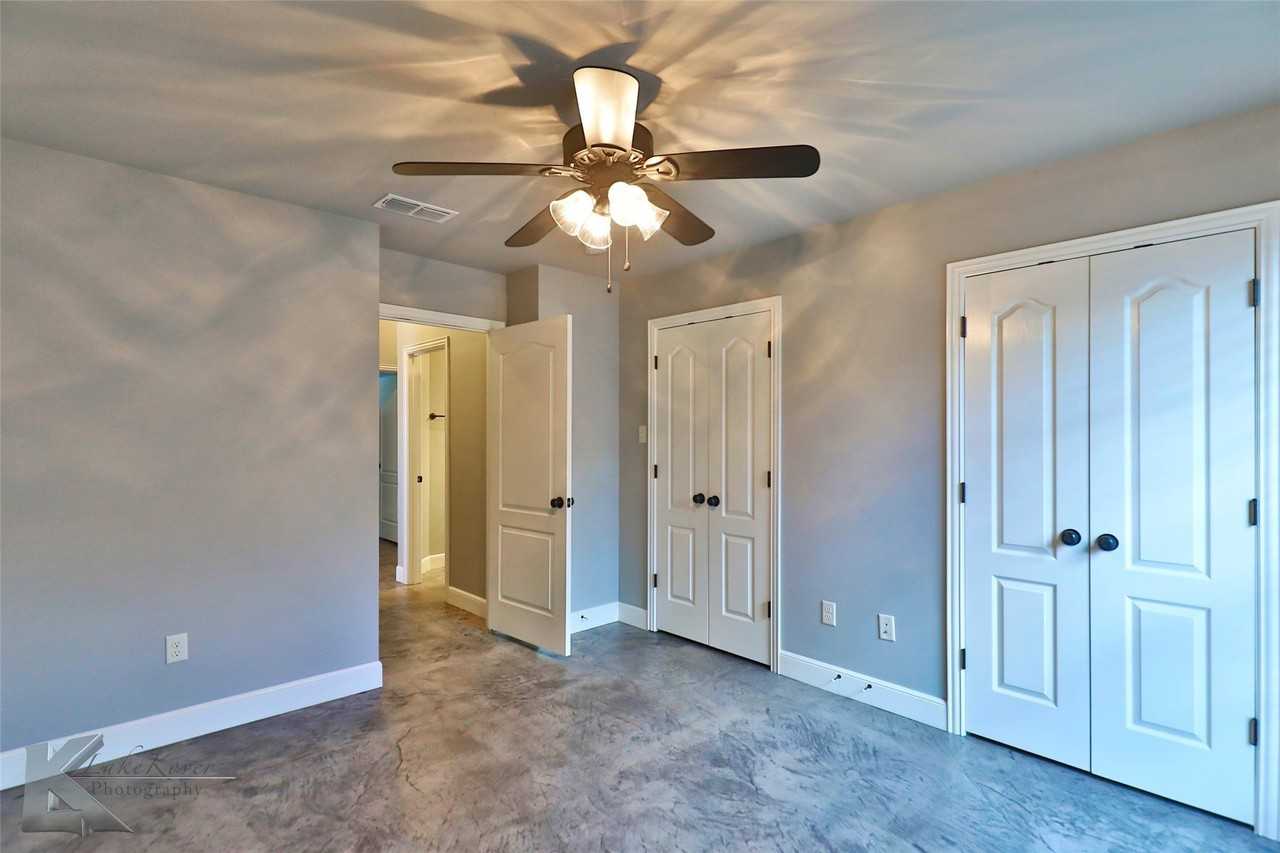 3812 Carrera Ln - Photo 5 of 31