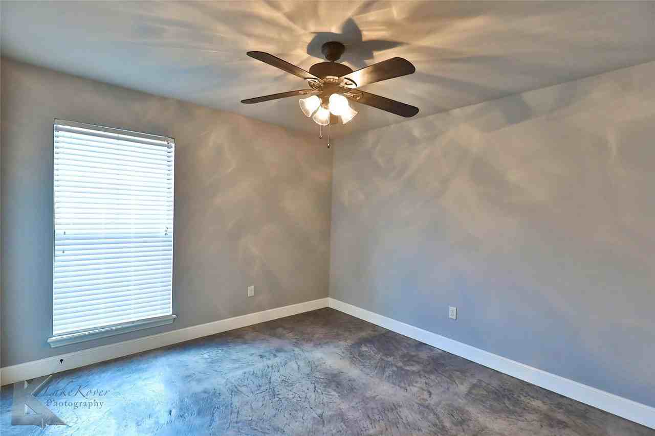 3812 Carrera Ln - Photo 6 of 31