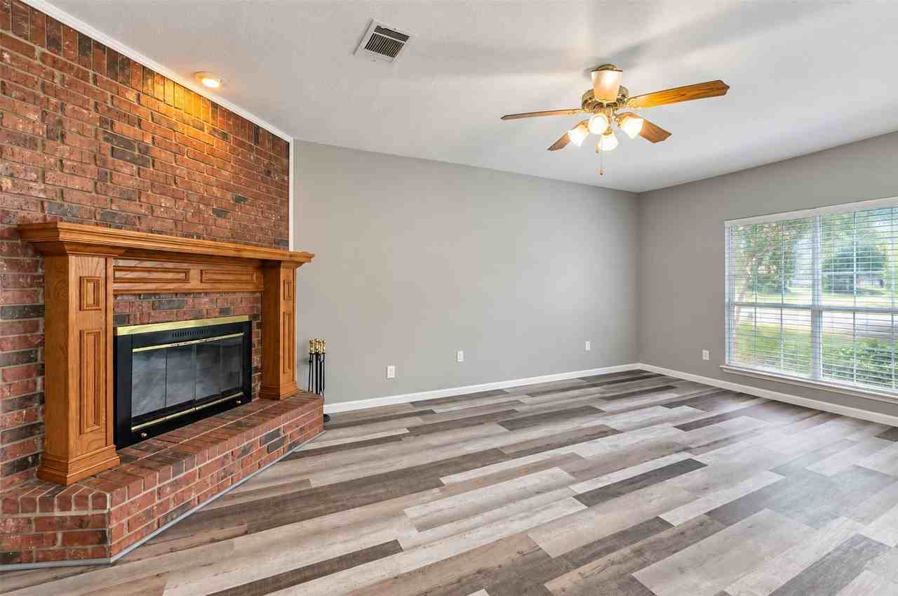 4205 Jasper Ct - Photo 5 of 32