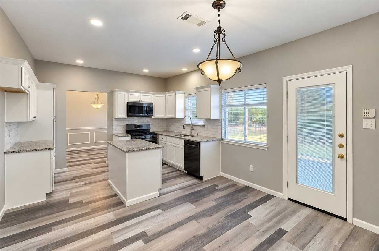 4205 Jasper Ct - Photo 6 of 32