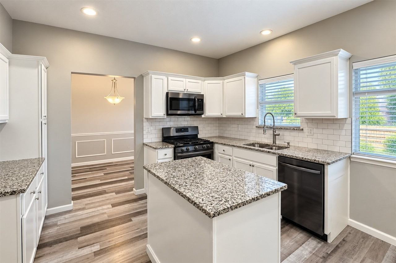 4205 Jasper Ct - Photo 7 of 32