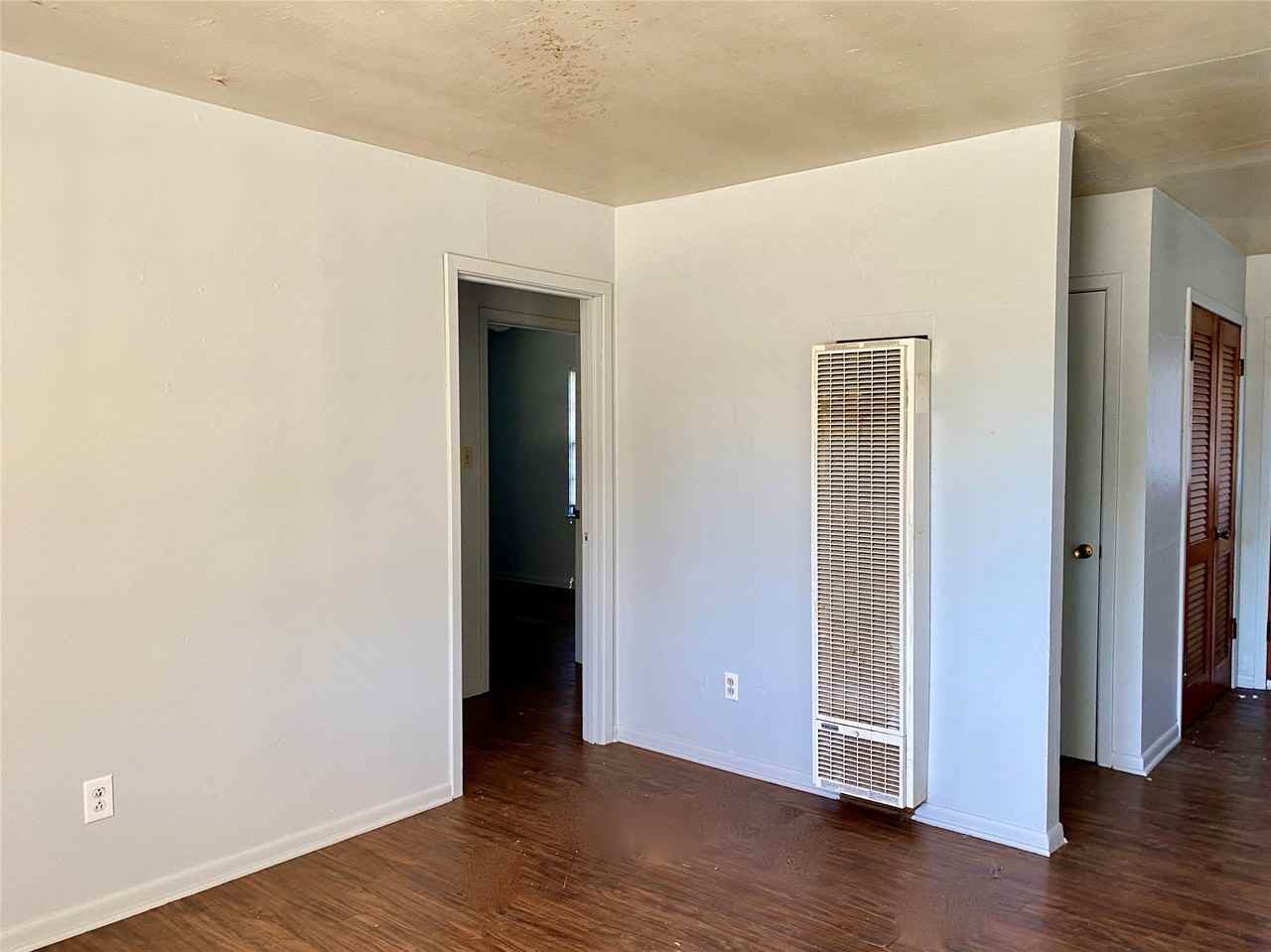 2726 Beech St - Photo 3 of 9