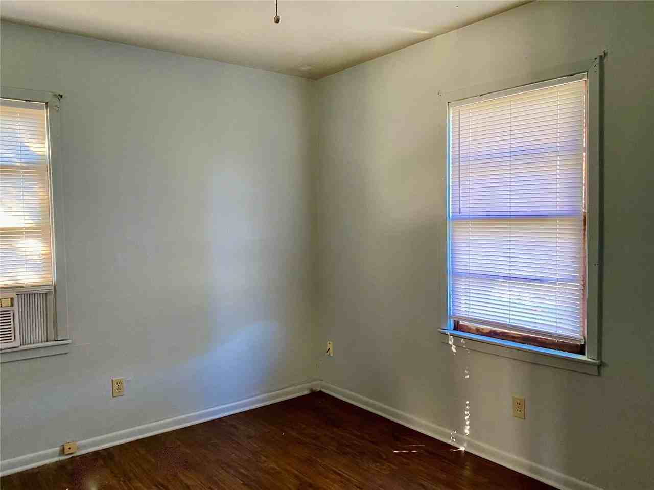 2726 Beech St - Photo 6 of 9