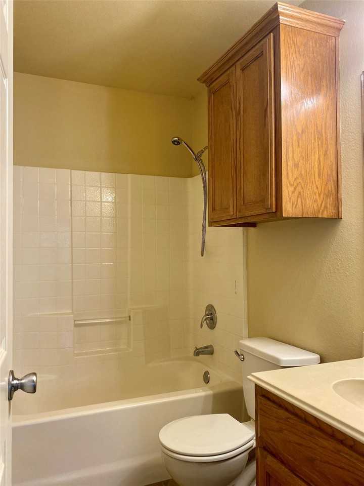 2401 Independence Blvd - Photo 6 of 14