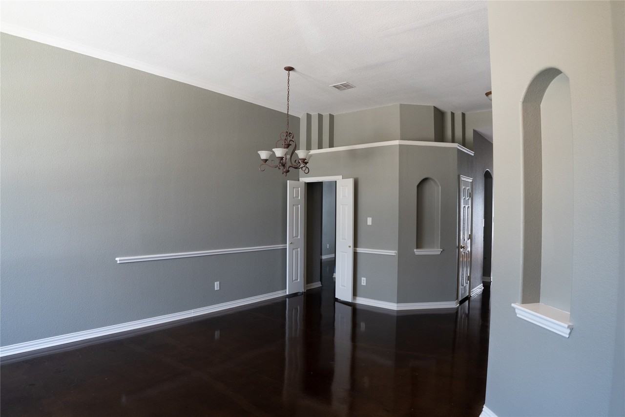 830 Brittany Way - Photo 2 of 22