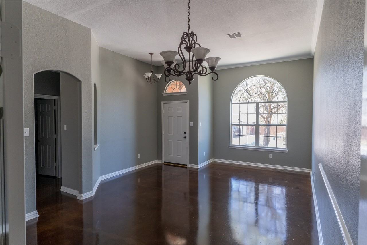 830 Brittany Way - Photo 4 of 22