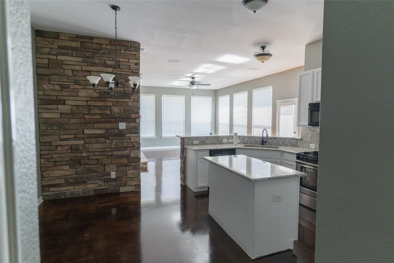 830 Brittany Way - Photo 6 of 22