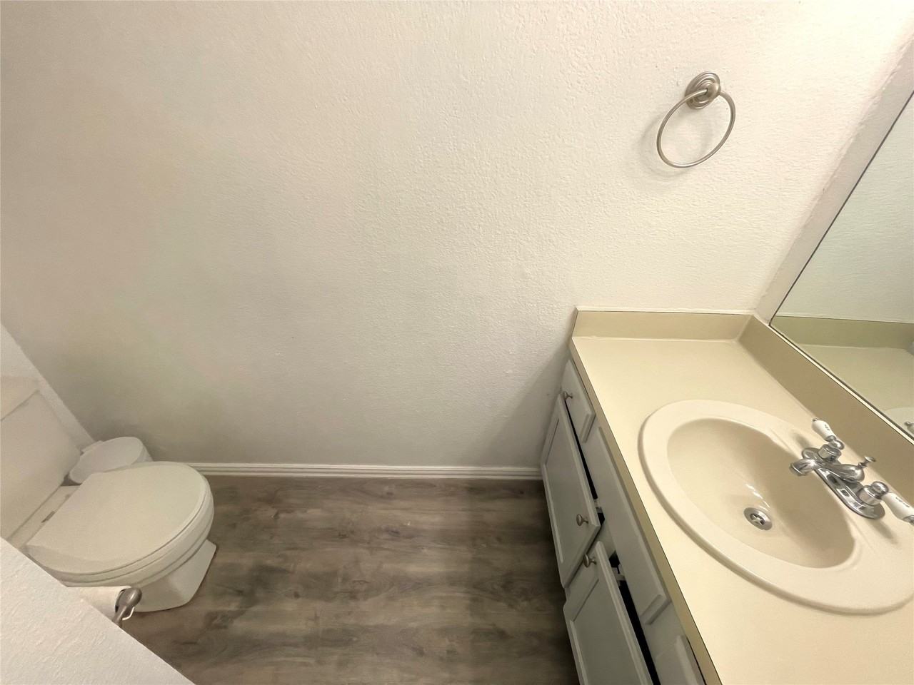 1032 Mckinley St #B - Photo 6 of 18