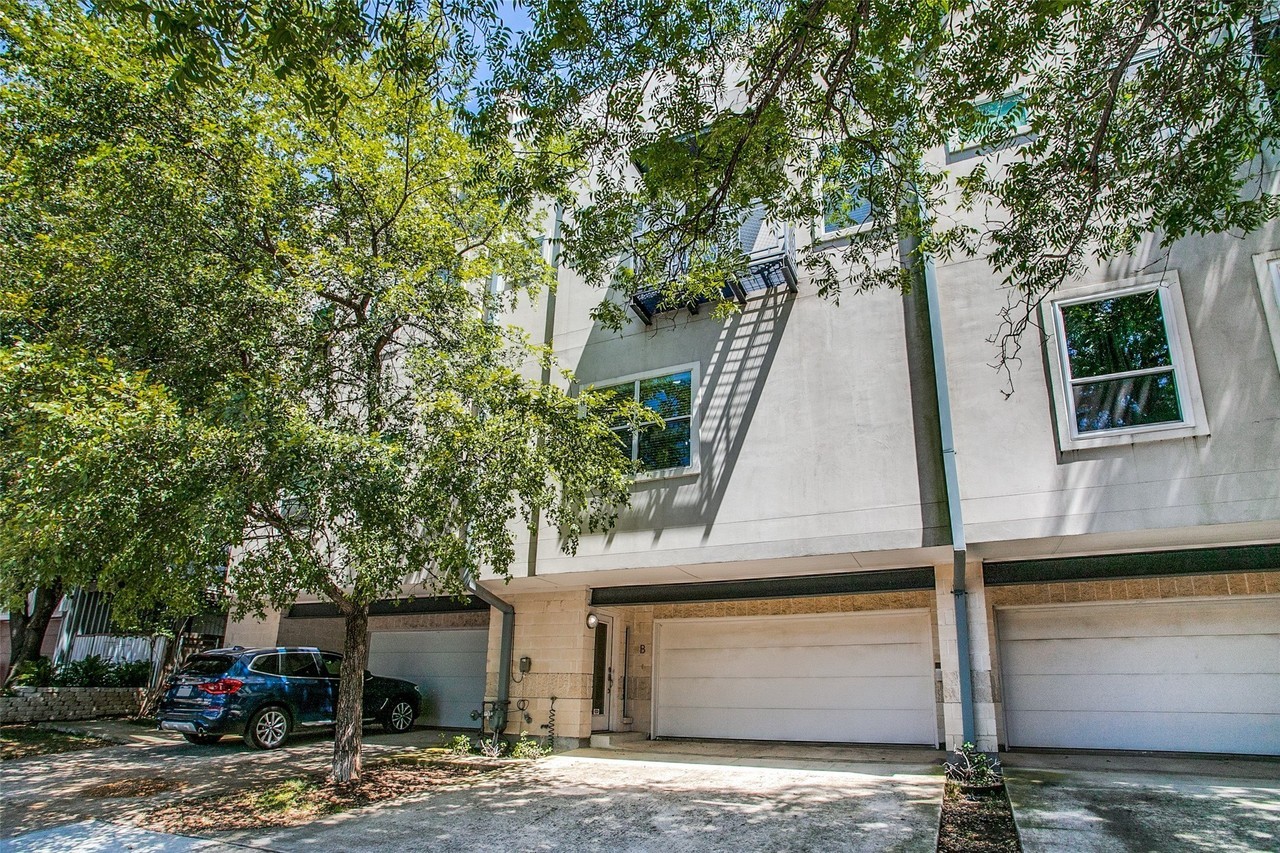 3824 Brown St #B - Photo 2 of 23