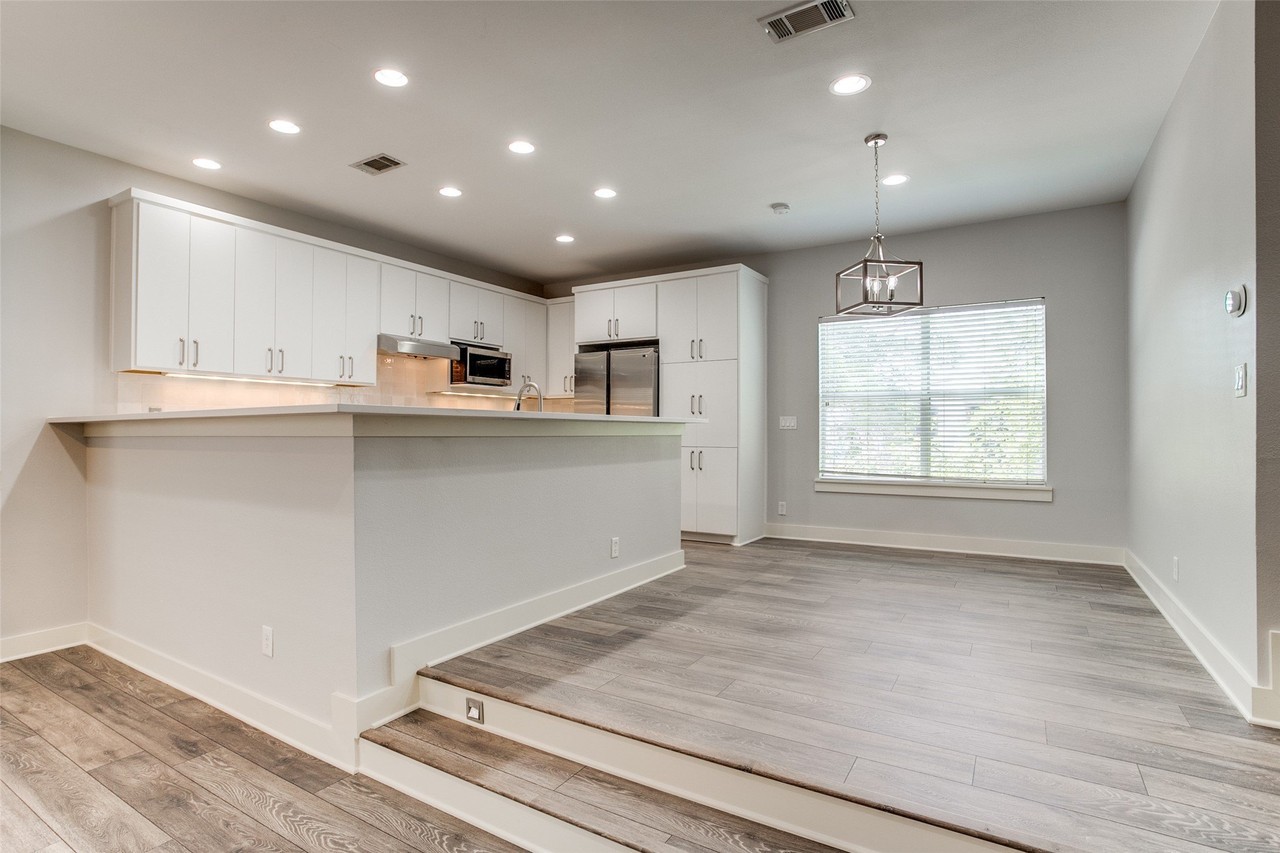3824 Brown St #B - Photo 5 of 23