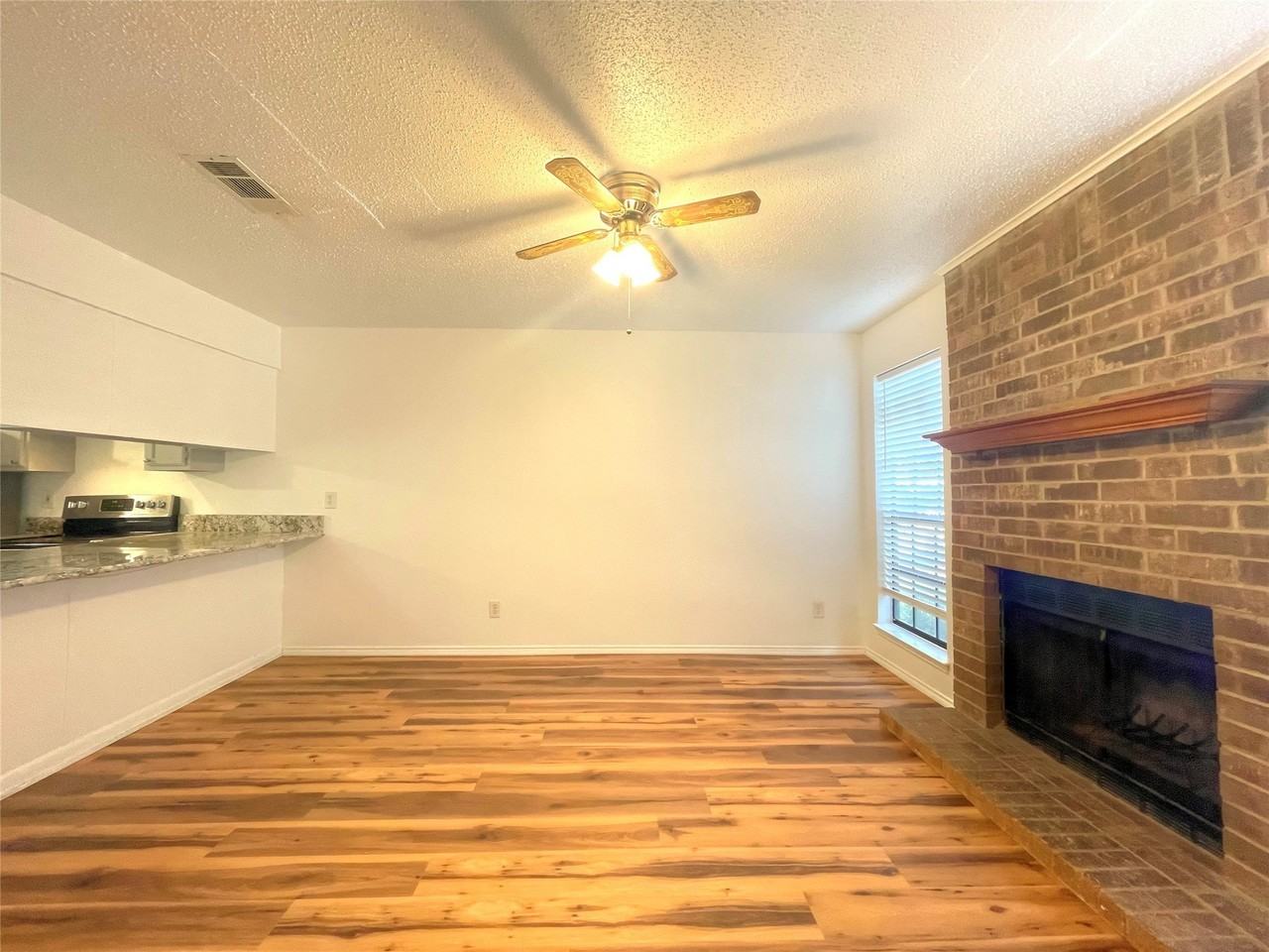 1034 Mckinley St #A - Photo 3 of 20