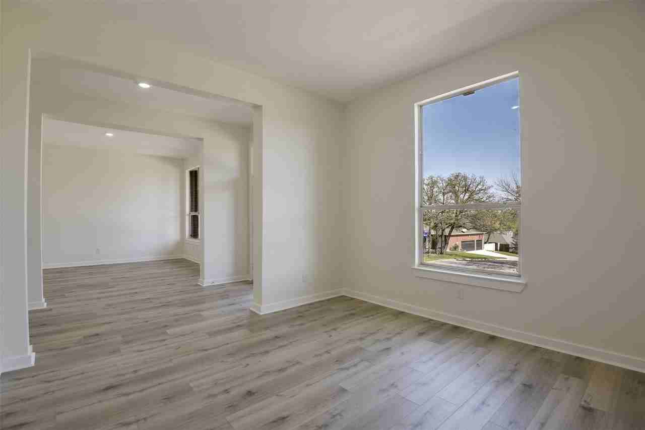2916 Forestwood Dr - Photo 6 of 37