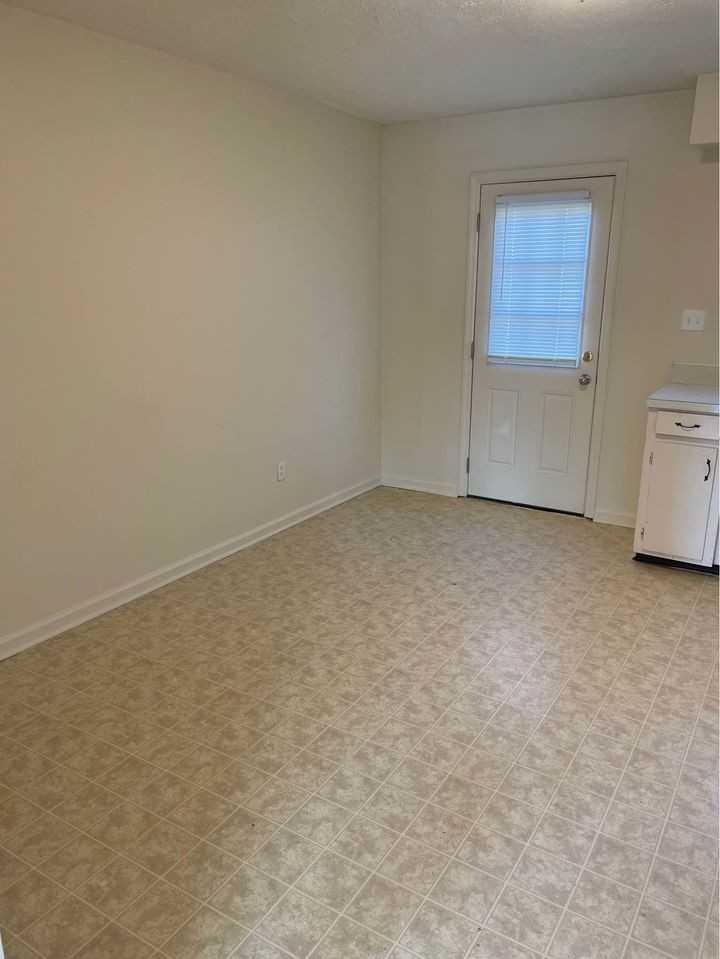 S Porter Dr #1 - Photo 4 of 8