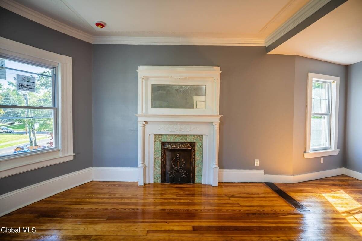 1014 Union St - Photo 6 of 30