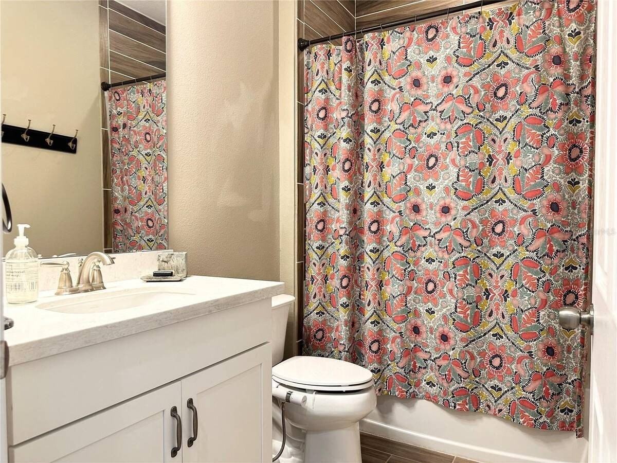 15824 Marina Bay Dr - Photo 5 of 36