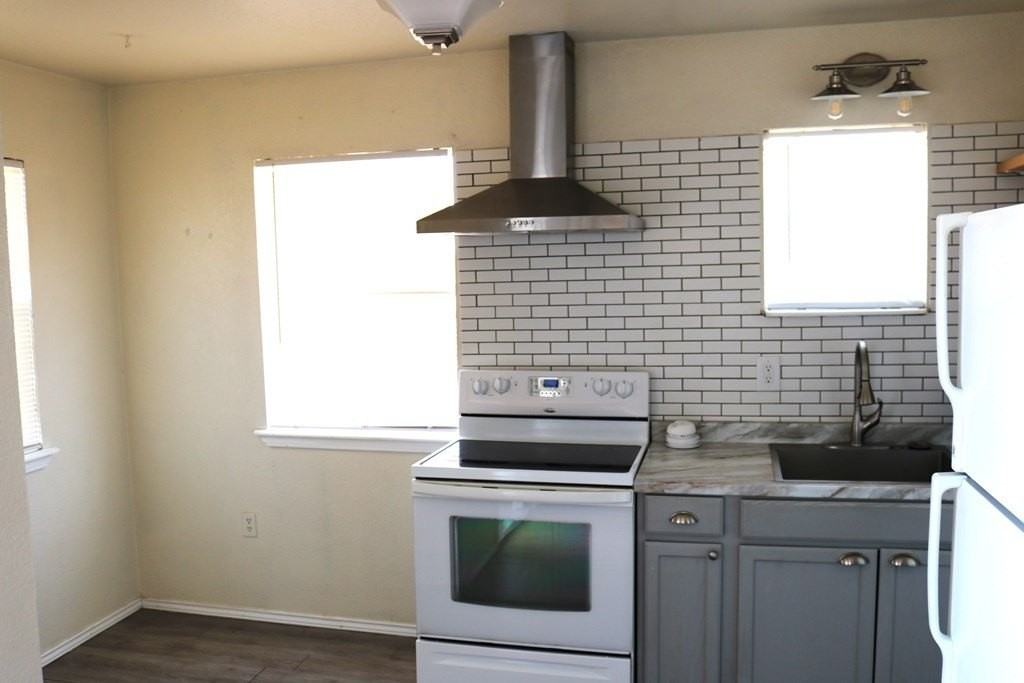 1100 W Stockton St - Photo 2 of 14
