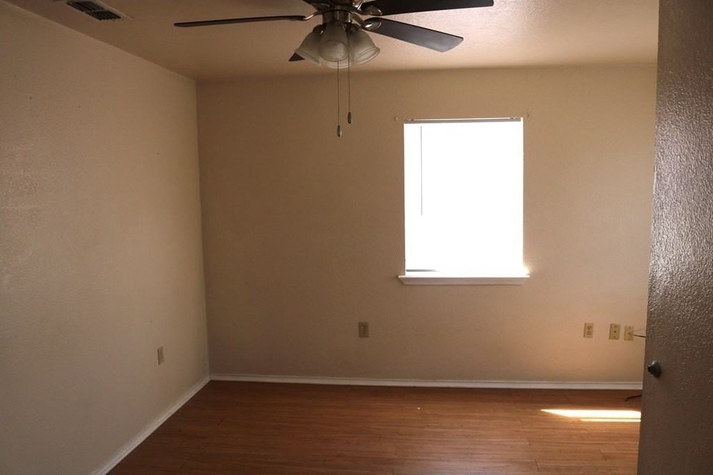1100 W Stockton St - Photo 5 of 14