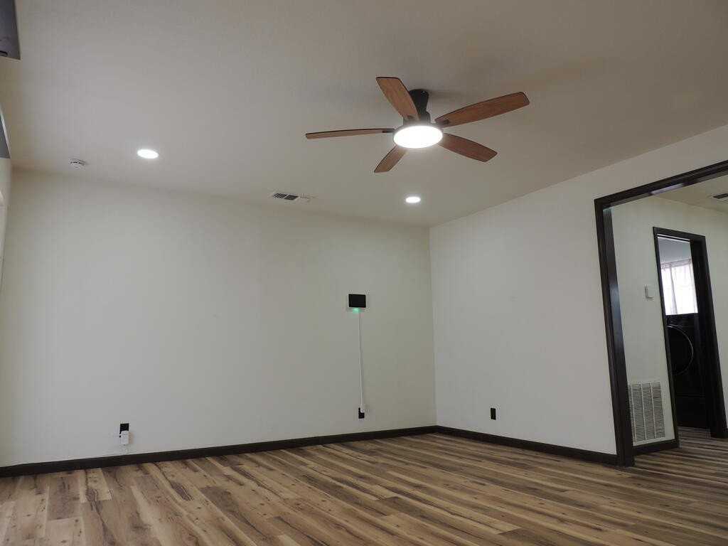 2816 Catalina Dr - Photo 3 of 34