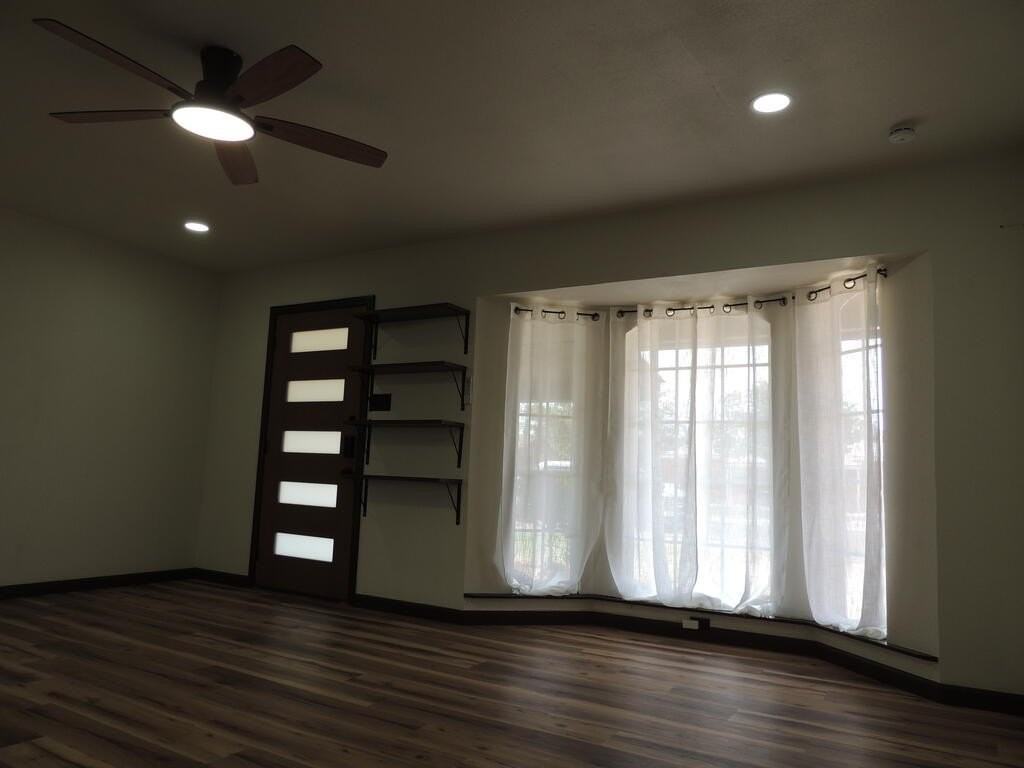 2816 Catalina Dr - Photo 4 of 34