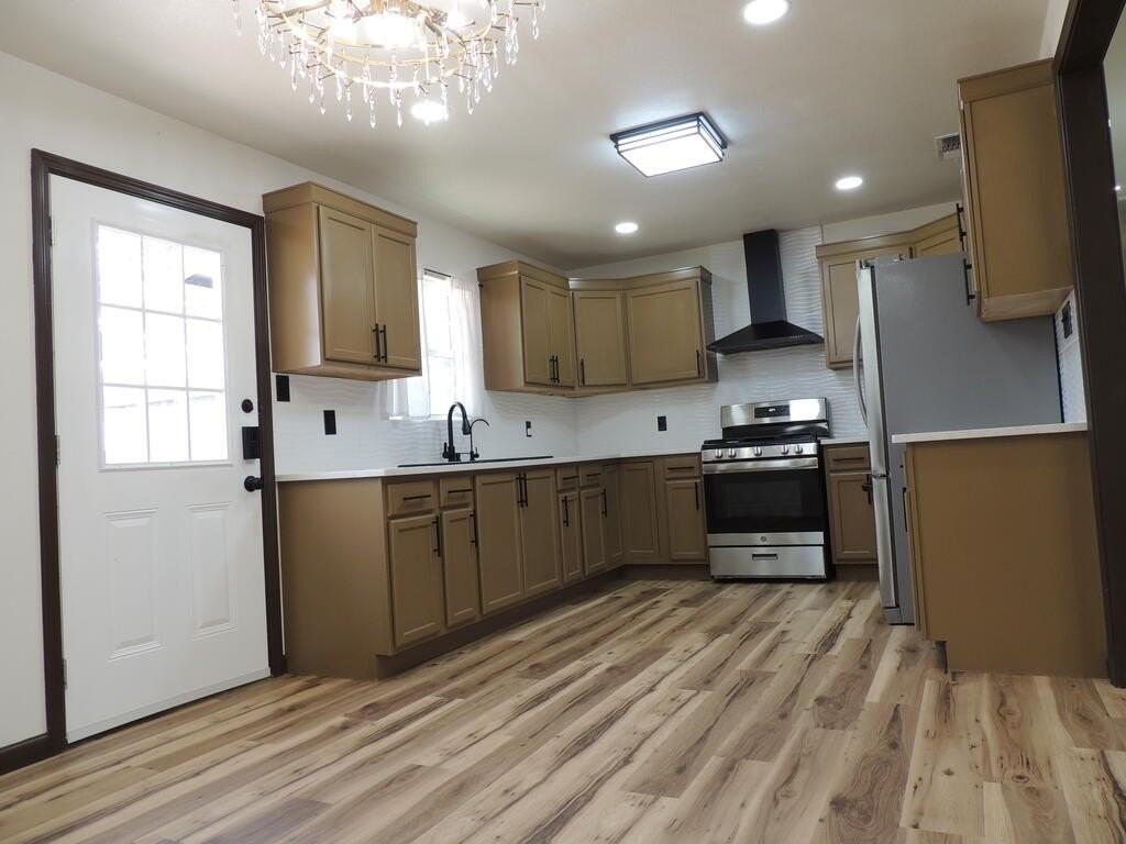 2816 Catalina Dr - Photo 7 of 34