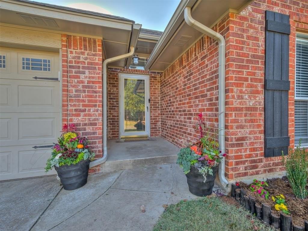 12276 Sw 10th St - Photo 2 of 35